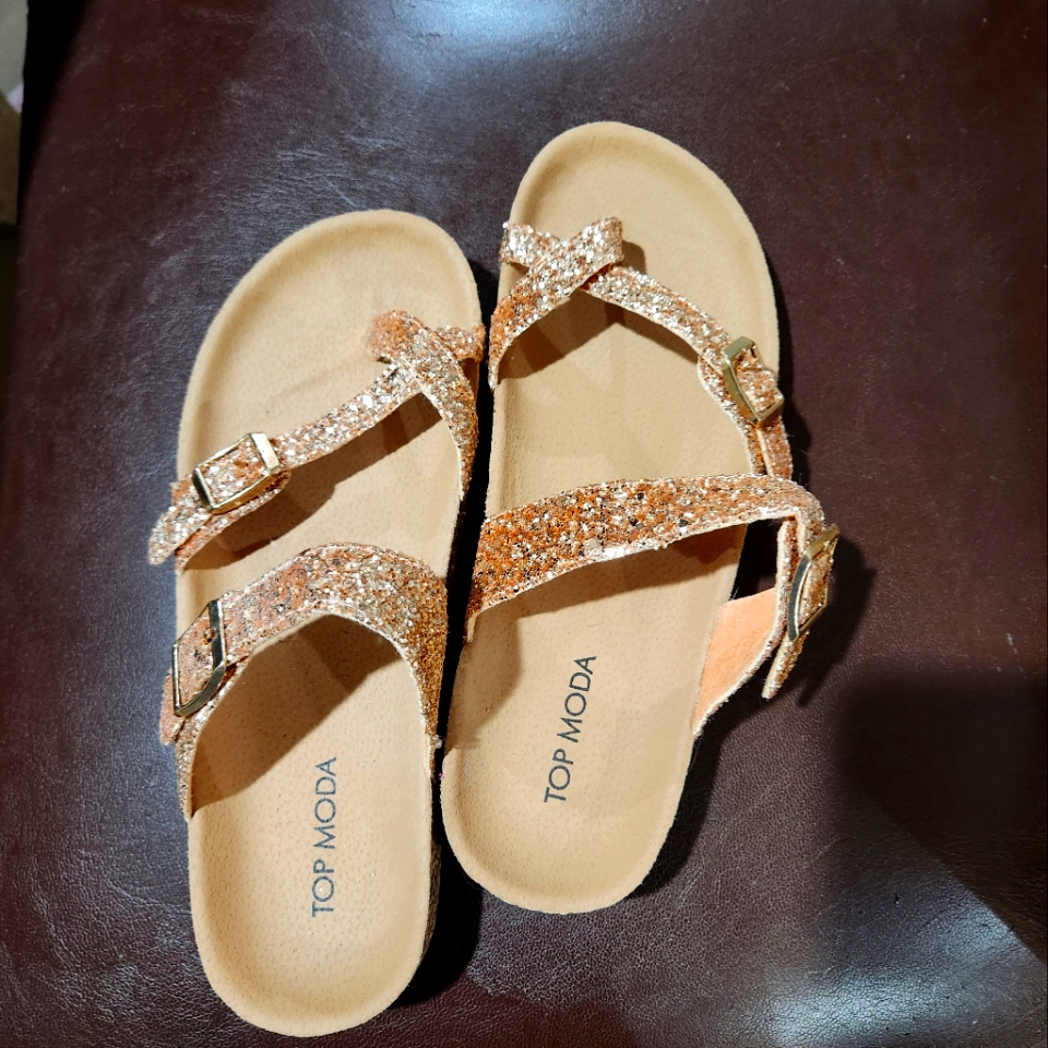 Rosetone Sandles